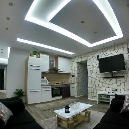 Apartmani Majetic Омишаль Экстерьер фото
